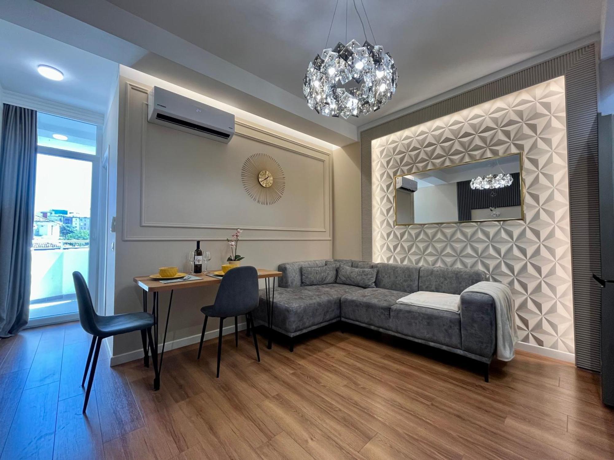 City Center Cozy Apartment Tiranë Ngoại thất bức ảnh