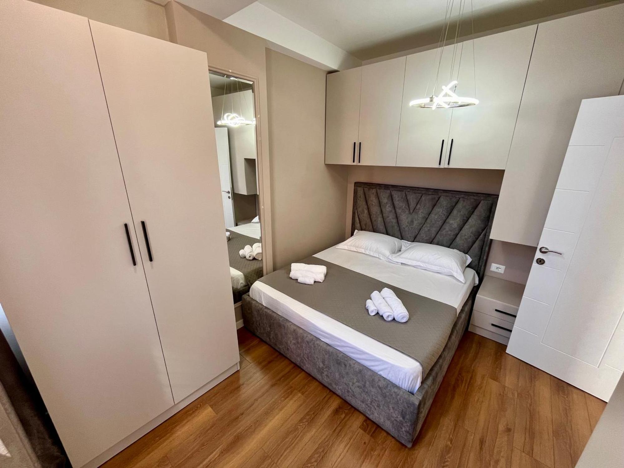 City Center Cozy Apartment Tiranë Ngoại thất bức ảnh
