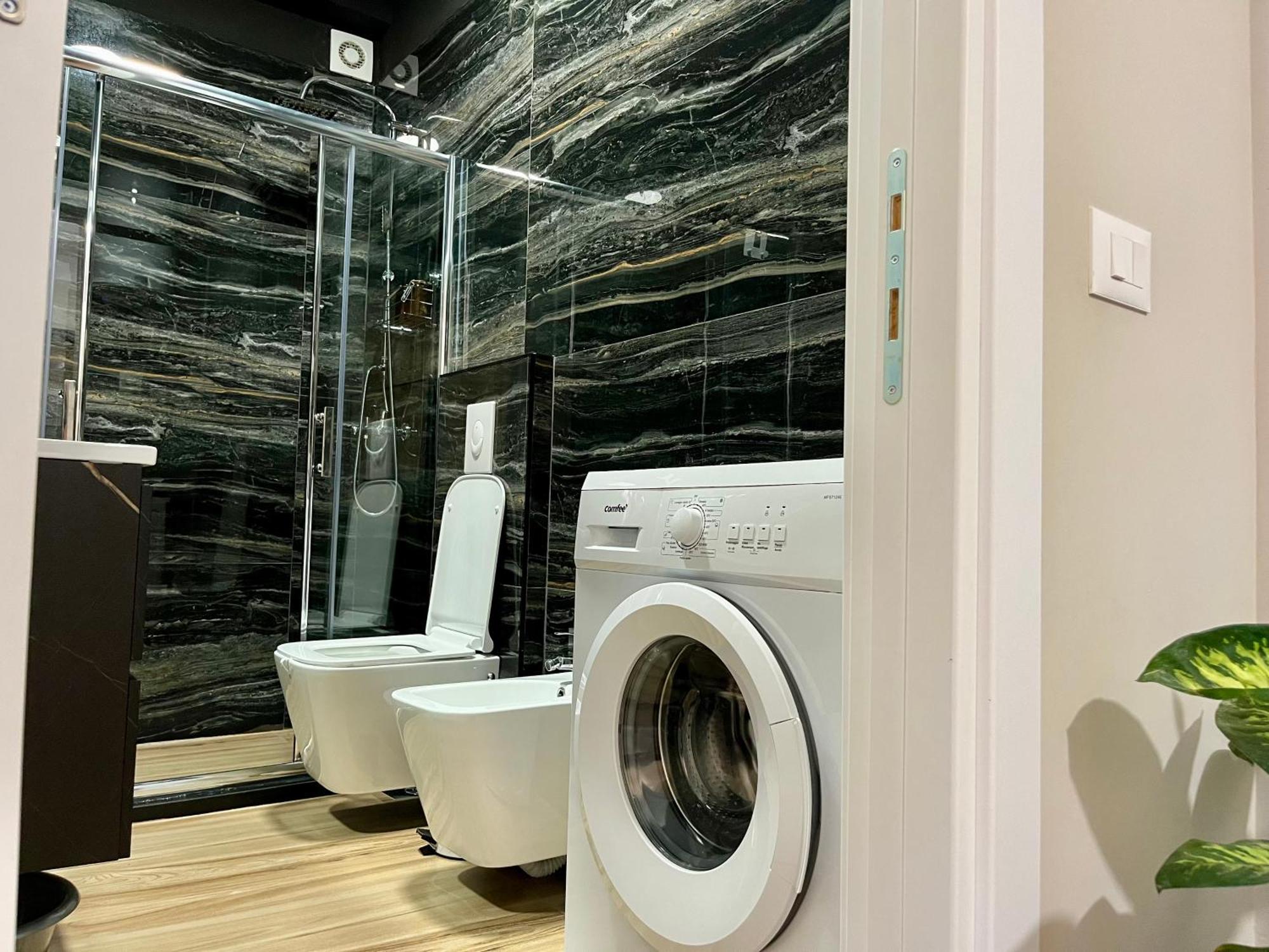 City Center Cozy Apartment Tiranë Ngoại thất bức ảnh